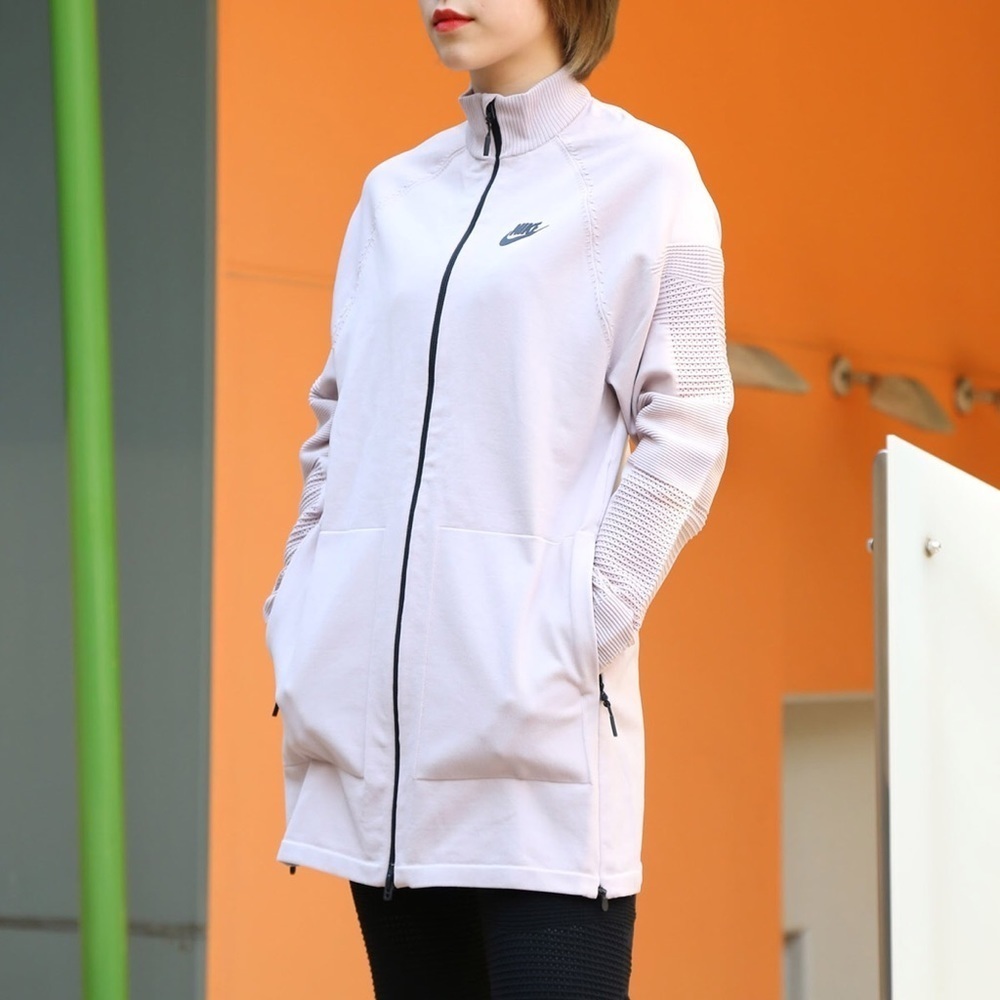 Nike pack tech sweater/ jacket